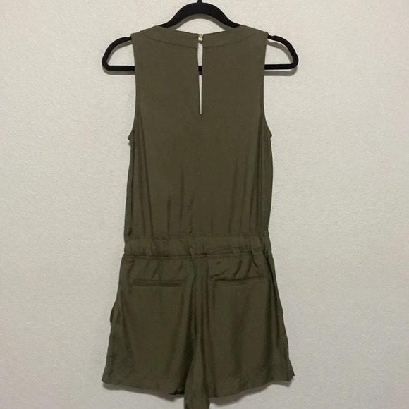 Banana Republic Jolie V-Neck Olive Romper Jumpsuit Size 0 - Picture 5 of 7